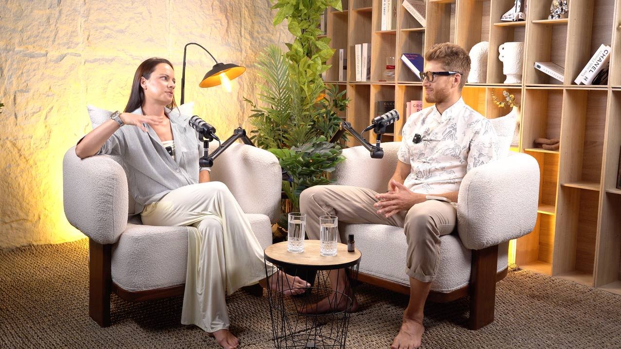 Studio podcast Bali — Setup multi-kamera 4K di Villo Studio Canggu